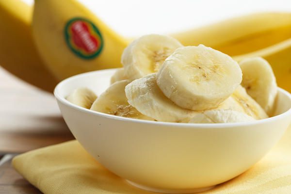 8-loai-qua-chi-can-can-ngap-rang-la-du-giup-rang-trang-sang-page-3-1