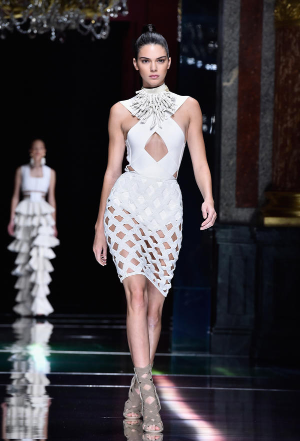 kendall-jenner-duoc-vinh-danh-bieu-tuong-thoi-trang-cua-thap-ky