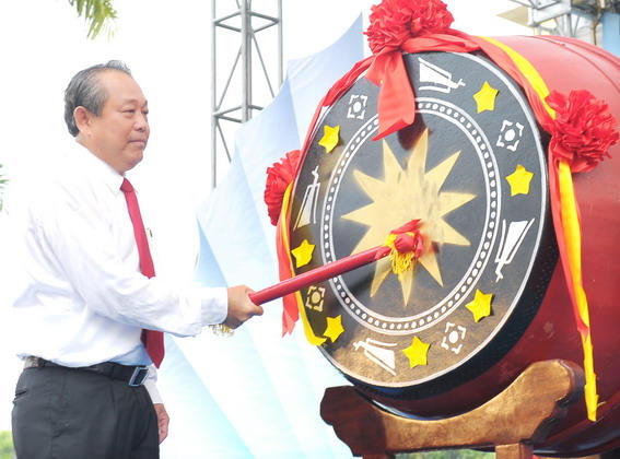 Phó Thủ tướng về các tỉnh, thành đánh trống khai trường 