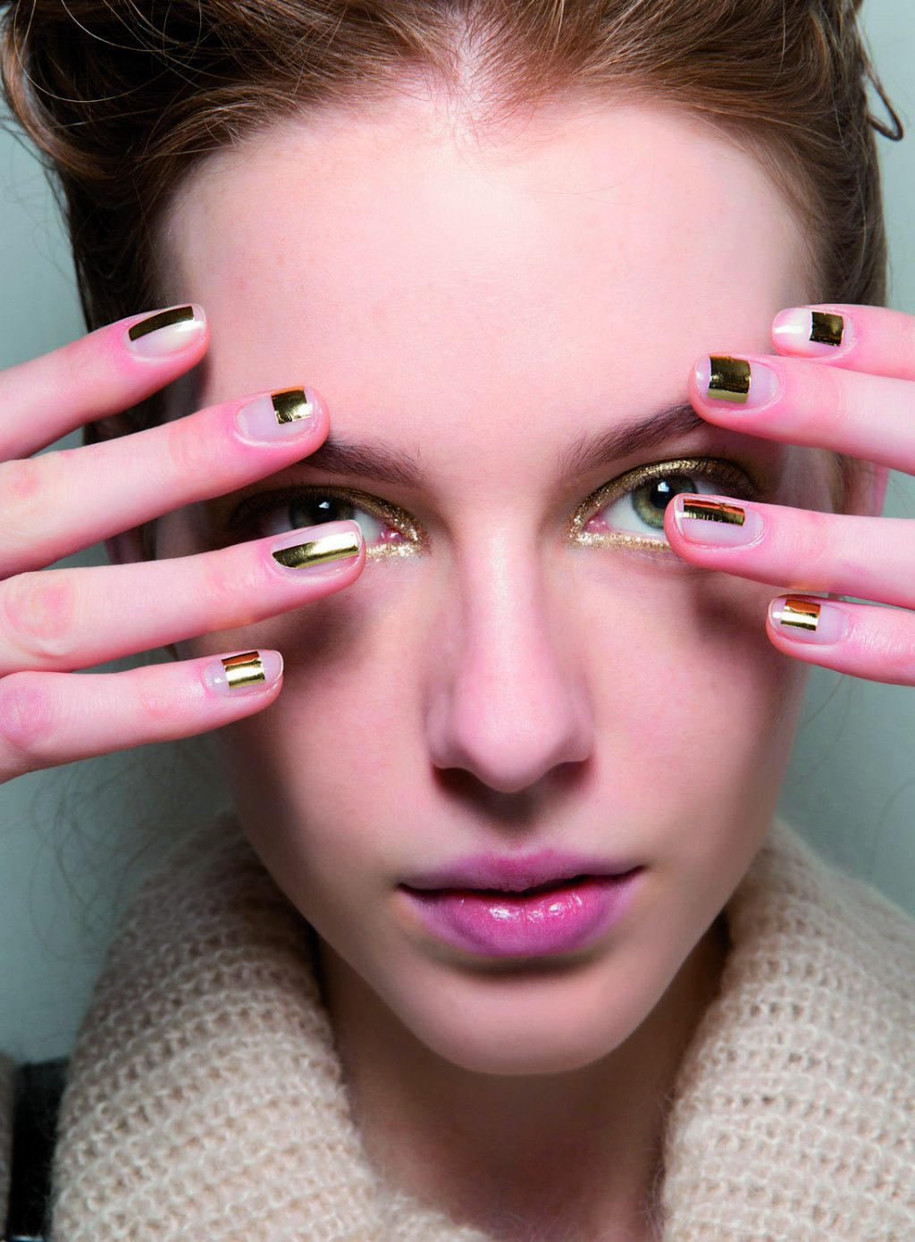 Tìm hiểu xu hướng vẽ móng tay lấp lánh 