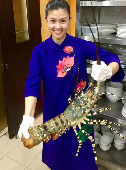 nhung-nha-hang-quan-an-dong-khach-cua-sao-viet-o-sai-gon-11