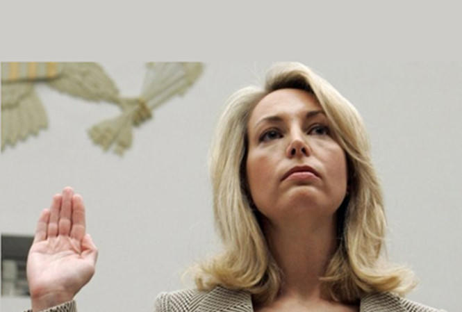 Nữ cựu nhân viên CIA lại… gây sốc