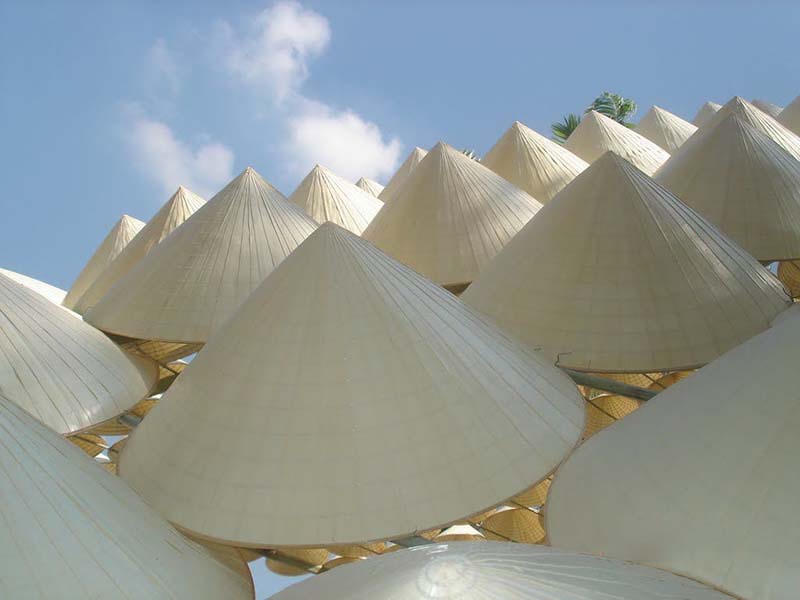 Những món quà lưu niệm đậm chất Việt Nam trong mắt khách du lịch Quốc tế