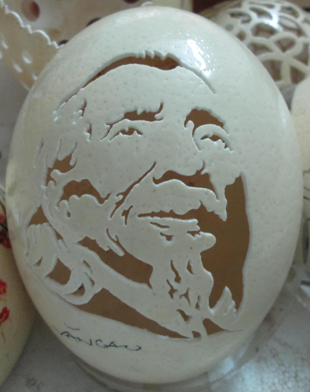 Quả trứng lạ giúp người đàn ông Hà Nội nổi tiếng