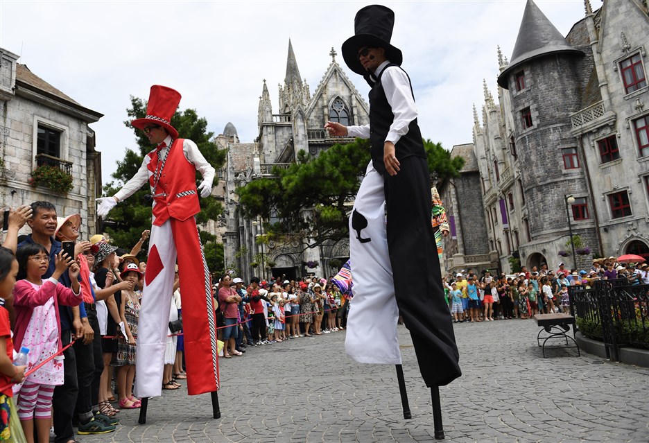 Du khách Sun World trúng thưởng chuyến du lịch vòng quanh thế giới cho cả gia đình