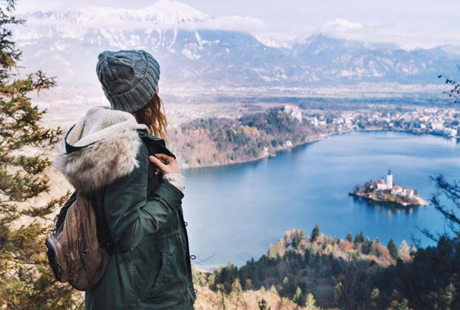 7-noi-dang-di-trong-hanh-trinh-70-quoc-gia-cua-co-gai-nguoi-anh-1