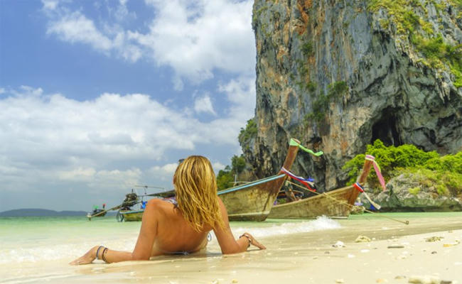 7-noi-dang-di-trong-hanh-trinh-70-quoc-gia-cua-co-gai-nguoi-anh-2