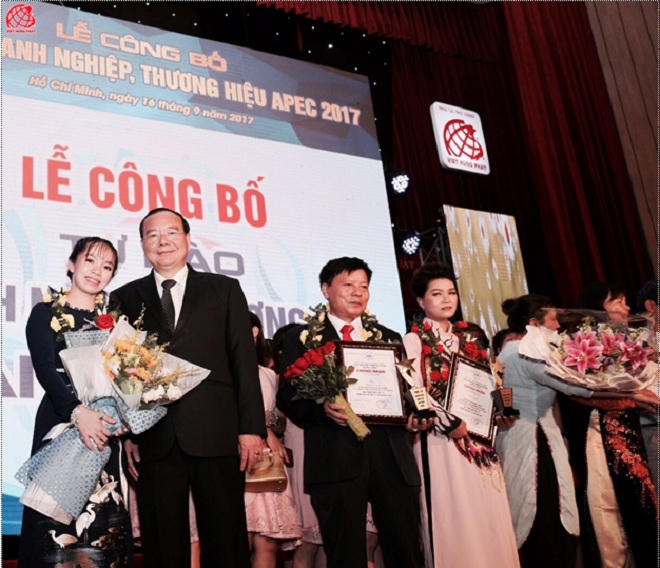 Việt Hưng Phát được vinh danh “Top 10 Thương hiệu tiêu biểu APEC- 2017”