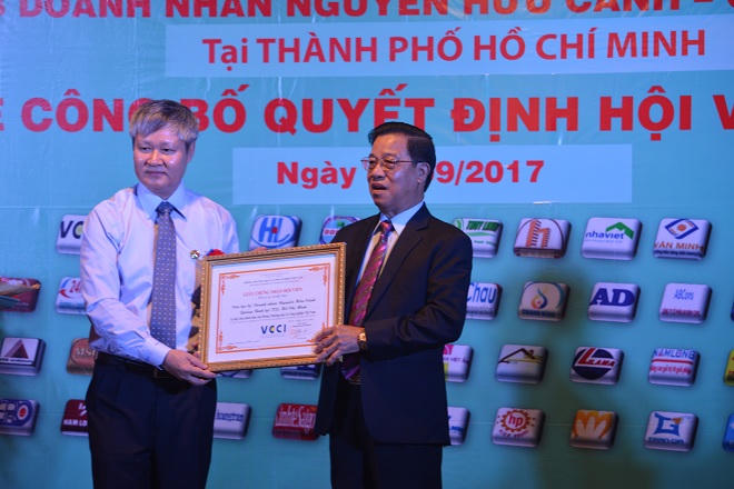 Câu lạc bộ doanh nhân Nguyễn Hữu Cảnh – Quảng Bình quyên góp hàng trăm triệu đồng ủng hộ cho người dân trong bão số 10