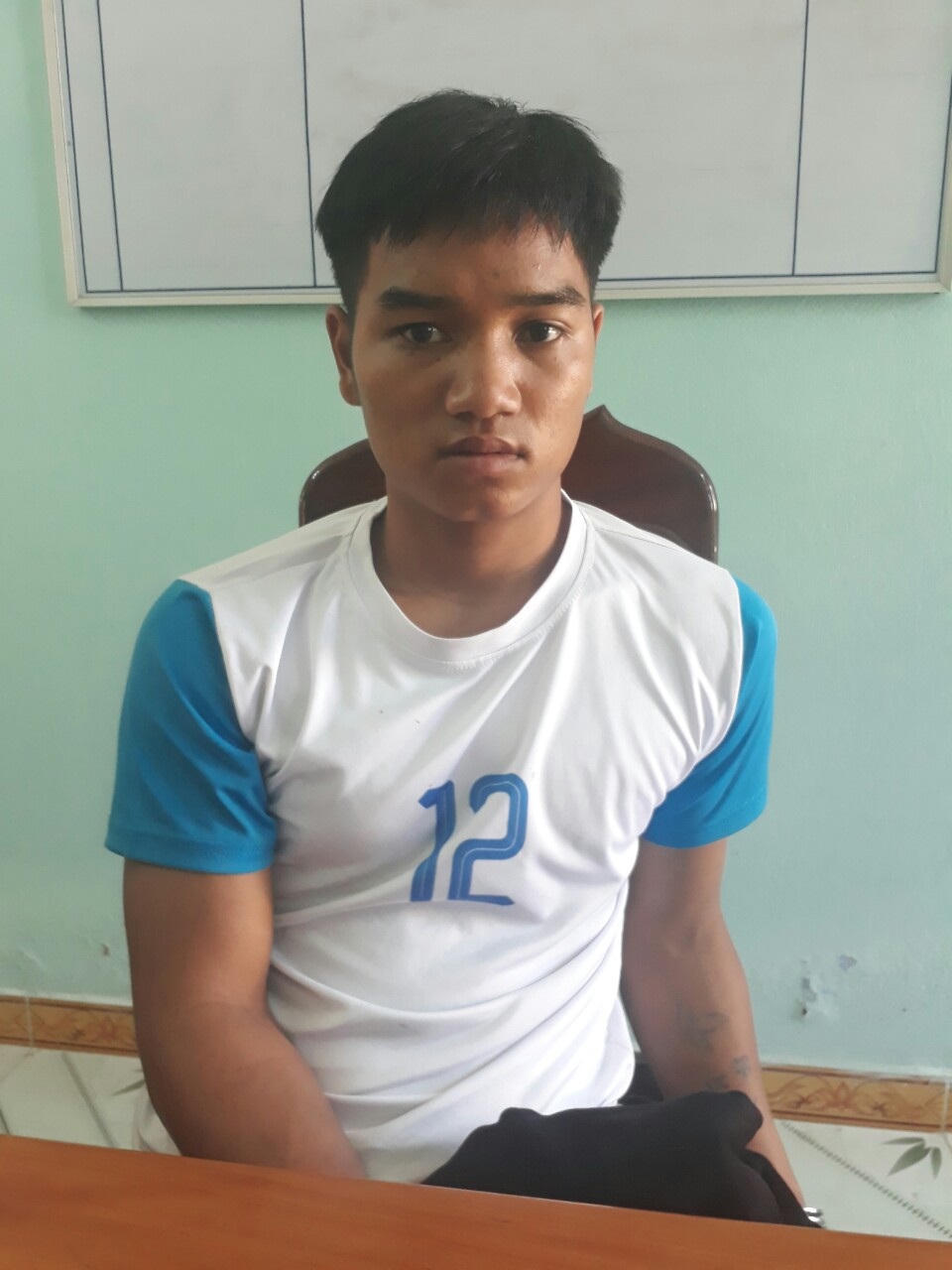 Bị nhắc nhở vì trêu chọc nữ sinh, nam sinh sát hại bảo vệ trường