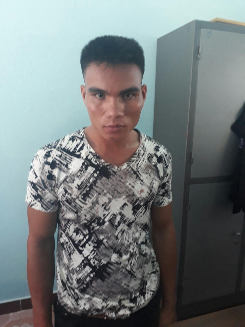 Bị nhắc nhở vì trêu chọc nữ sinh, nam sinh sát hại bảo vệ trường