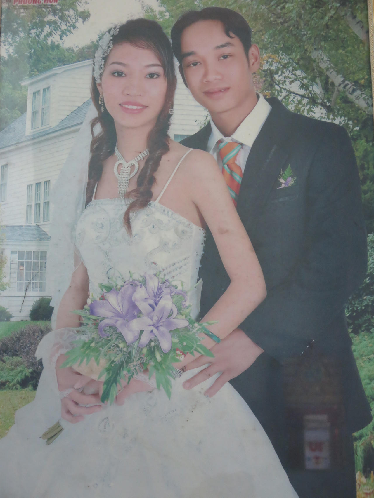 Chồng mất nhân tính nhậu cả đồ ăn của con rồi thiêu sống vợ