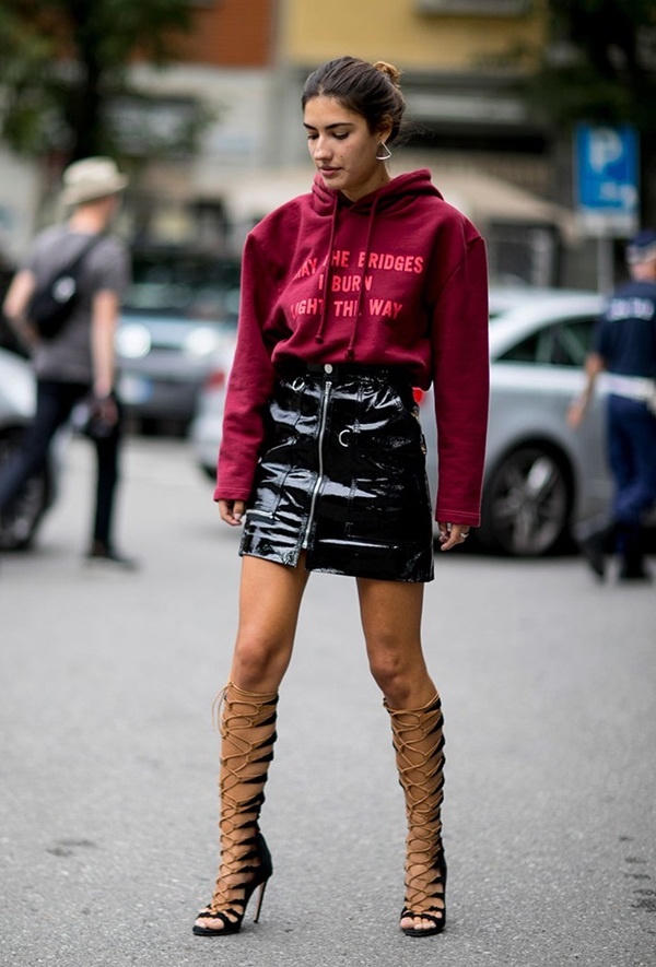 Phối chân váy da sành điệu đi làm đầu thu