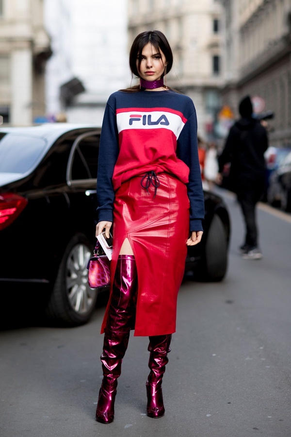 Phối chân váy da sành điệu đi làm đầu thu