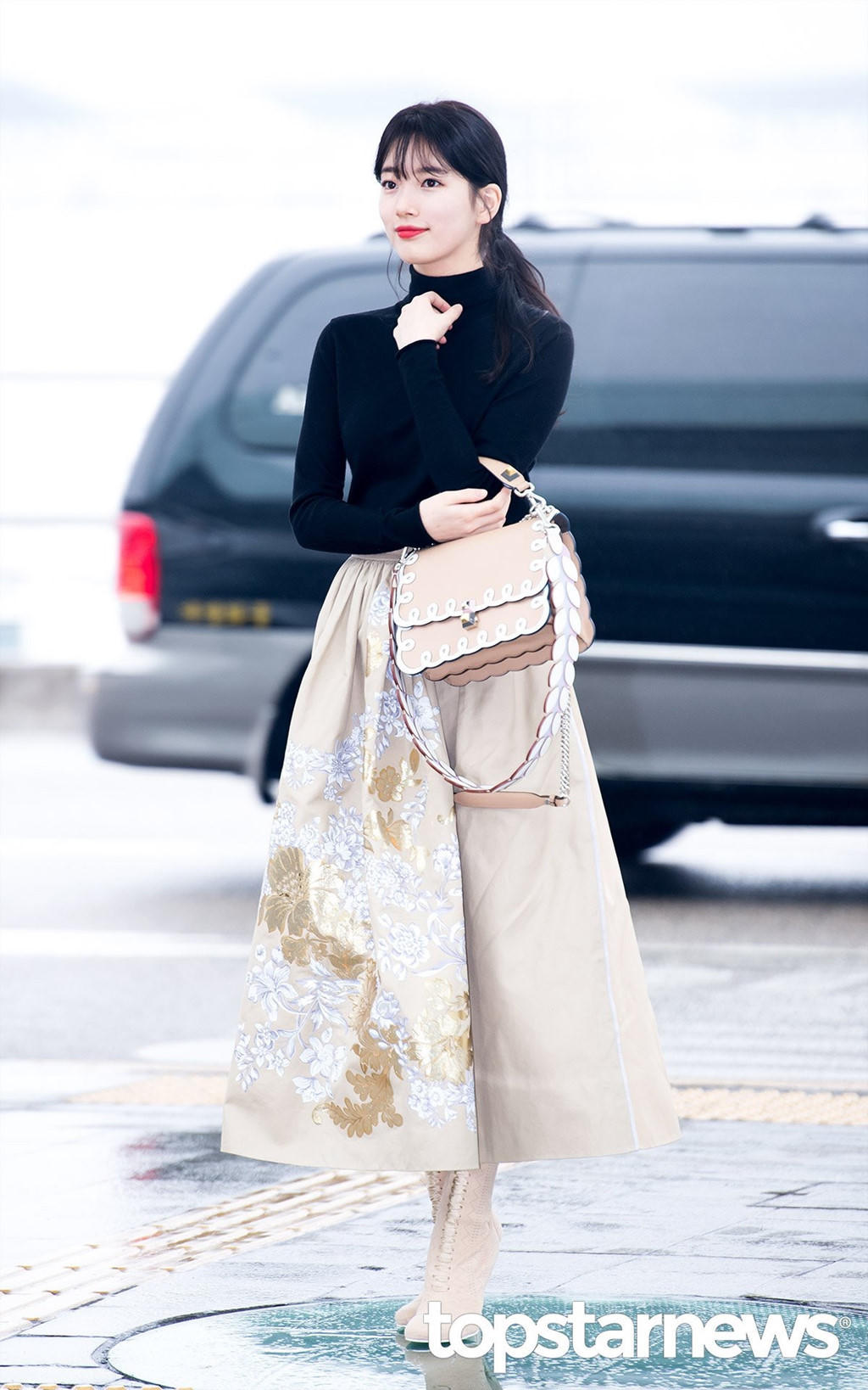 Yeu Lee Min Ho, 'tinh dau quoc dan' Suzy ngay cang quyen ru hinh anh 3