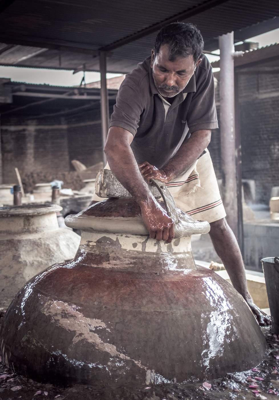 Đến thăm “thánh địa” sản xuất nước hoa hồng Ấn Độ