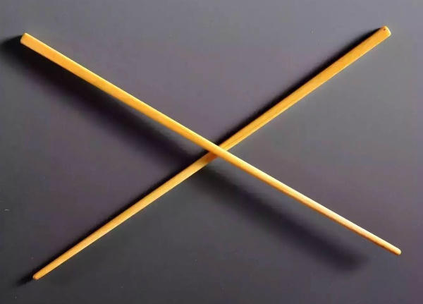 kieng-ky-khi-dung-dua-cua-nguoi-xua-ban-co-vo-tinh-pham-phai-6