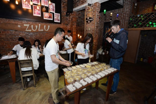 Câu lạc bộ từ thiện không nhận tiền ủng hộ