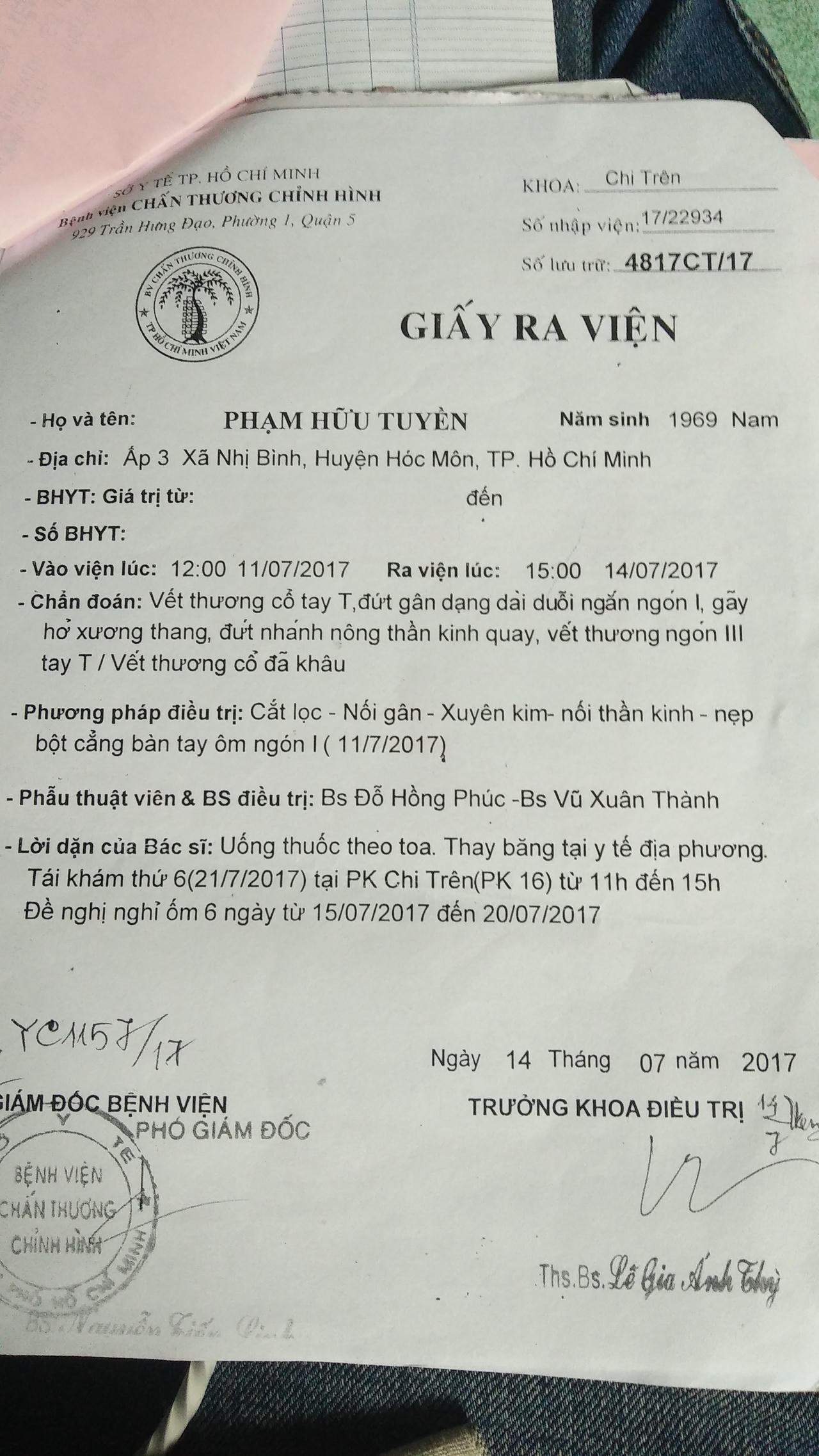 Hai bác nông dân xô xát bên bờ ruộng: Bên rao bán ruộng về quê, bên tố cáo “điều tra mờ ám” 