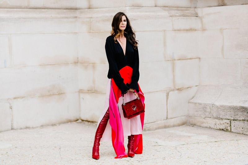 Street style Paris Xuân - Hè 2018: Sắc màu nồng ấm lên ngôi