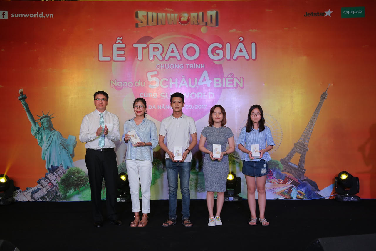 Các khách hàng Sun World bất ngờ trúng thưởng tour du lịch quốc tế tới Pháp, Úc