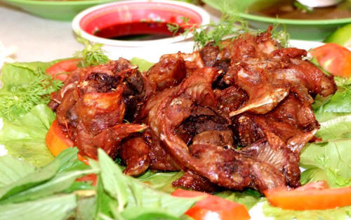 chuot dong nuong lu, mon ngon het xay khi den mien tay mua nuoc noi hinh anh 1