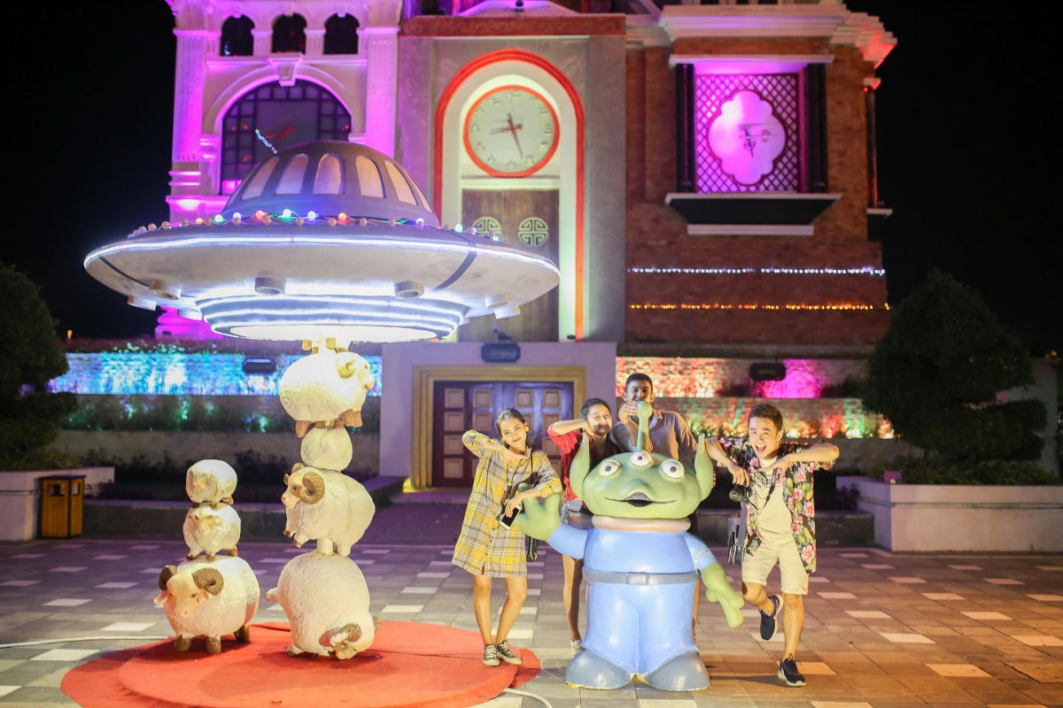 Check-in trung thu lớn nhất Đà thành ở Sun World Danang Wonders