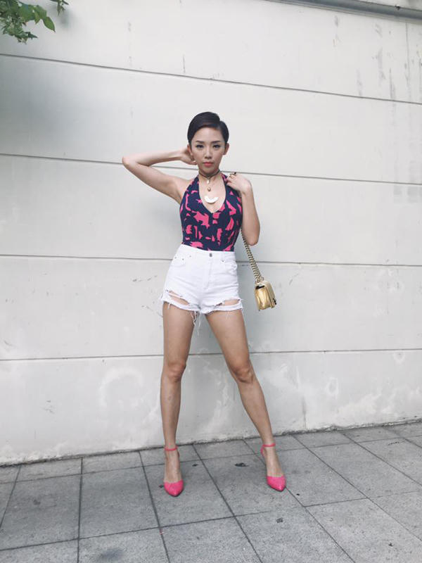 bi-quyet-dien-do-khoe-chan-thon-sexy-cua-my-nhan-viet-4