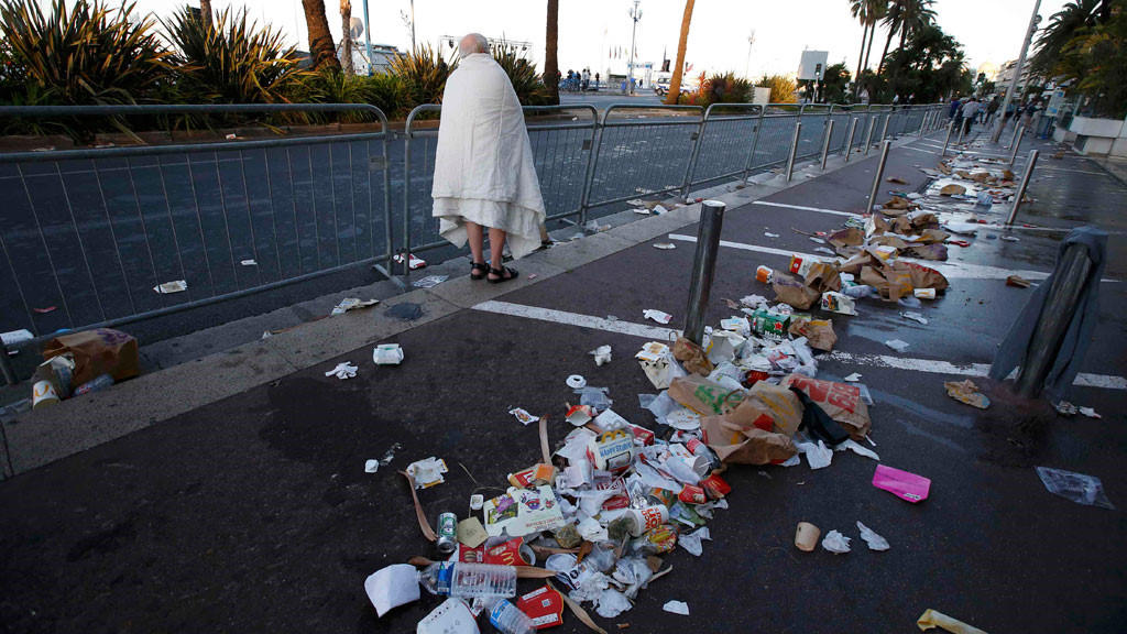 Pháp: Siết chặt an ninh bằng luật chống khủng bố mới