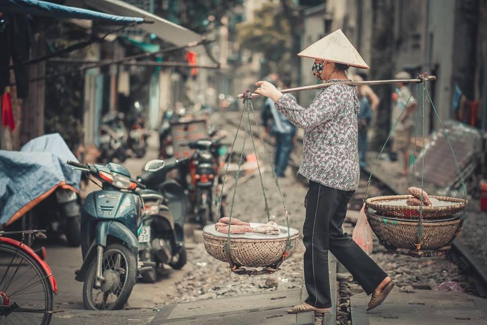 Kết quả hình ảnh cho xóm đường tàu Hương Giang