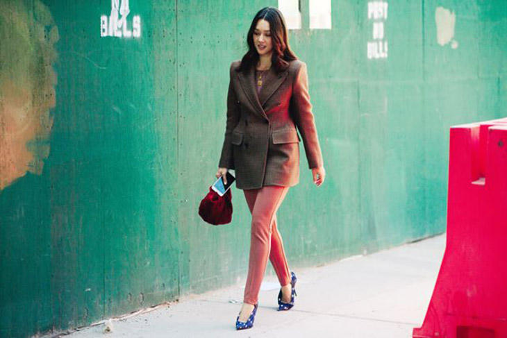 9 cách phối blazer kẻ ô đang khuynh đảo giới mộ điệu thời trang New York
