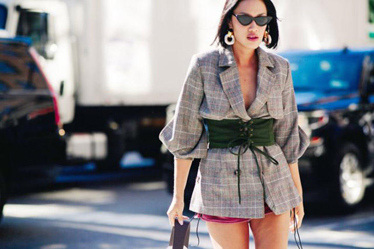 9 cách phối blazer kẻ ô đang khuynh đảo giới mộ điệu thời trang New York