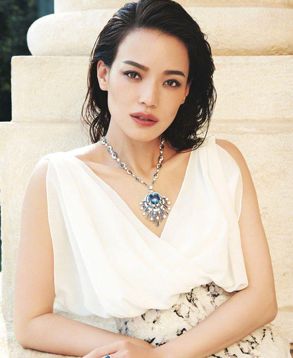 Thư Kỳ mặn mà tuổi tứ tuần