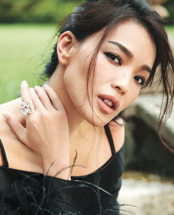 Thư Kỳ mặn mà tuổi tứ tuần