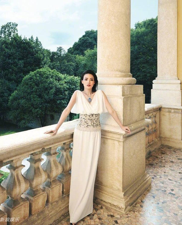 Thư Kỳ mặn mà tuổi tứ tuần