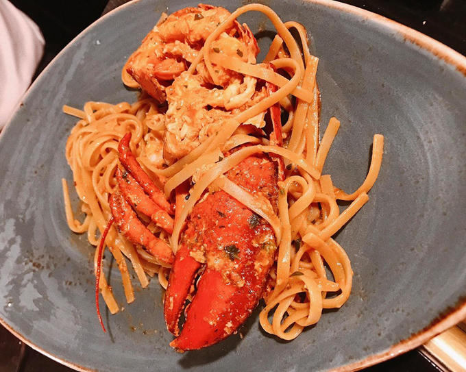 chuyen-di-chau-au-sang-chanh-nhung-dang-tien-cua-nang-nam-lun-sexy-23