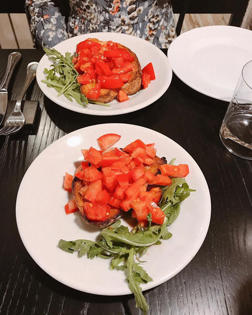 chuyen-di-chau-au-sang-chanh-nhung-dang-tien-cua-nang-nam-lun-sexy-24