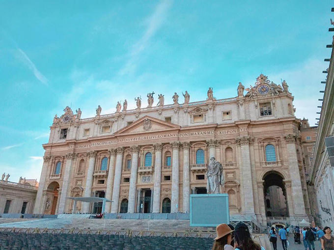 chuyen-di-chau-au-sang-chanh-nhung-dang-tien-cua-nang-nam-lun-sexy-25