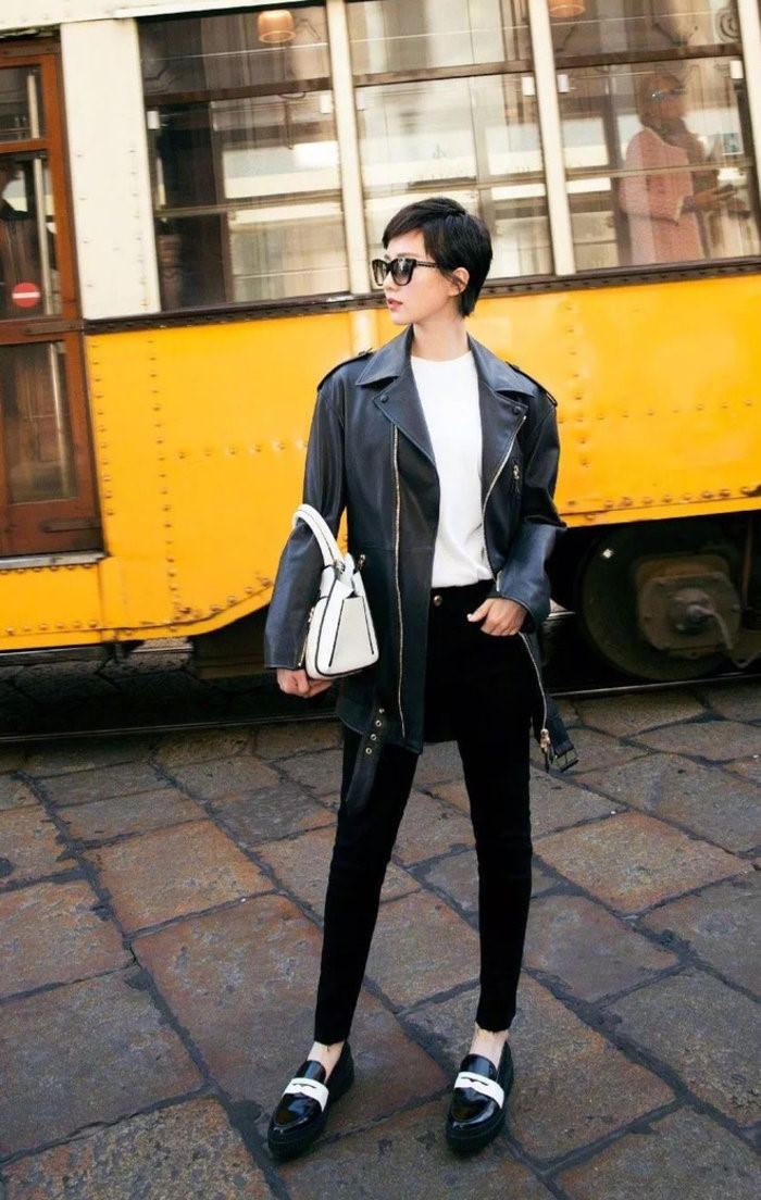 Dan sao Hoa ngu dang lang xe mau ao khoac nao? hinh anh 3