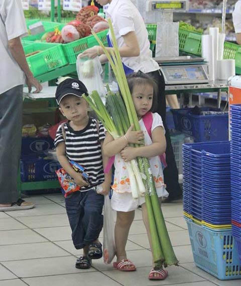 Học kinh nghiệm dạy con về tài chính từ các bà mẹ trên thế giới