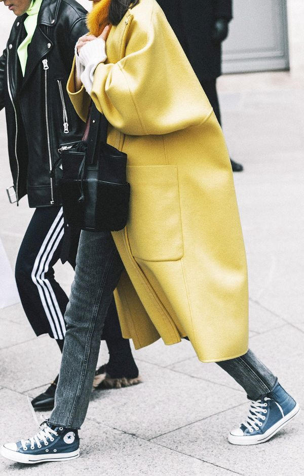 Nhung bi quyet phoi mau sac tren trang phuc khi troi tro lanh hinh anh 7