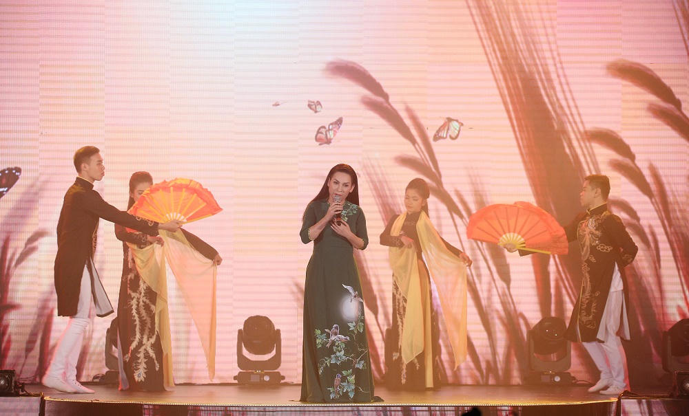 FLC ủng hộ đồng bào lũ lụt Thanh Hóa 2,5 tỷ đồng thông qua “Đêm tự tình”