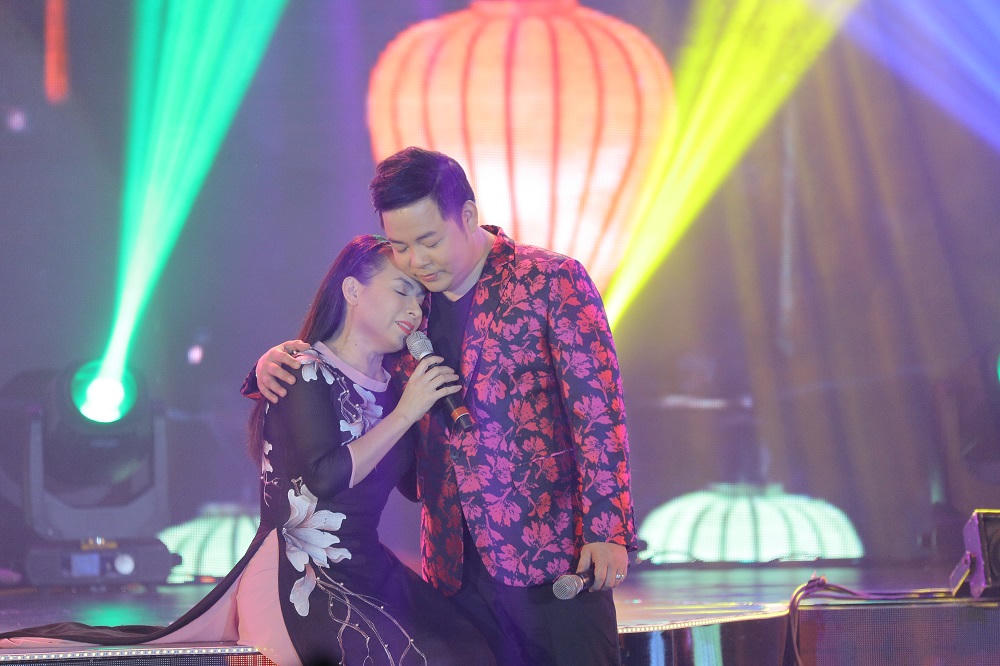 FLC ủng hộ đồng bào lũ lụt Thanh Hóa 2,5 tỷ đồng thông qua “Đêm tự tình”