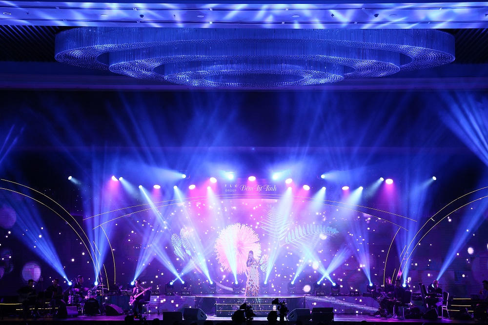 FLC ủng hộ đồng bào lũ lụt Thanh Hóa 2,5 tỷ đồng thông qua “Đêm tự tình”