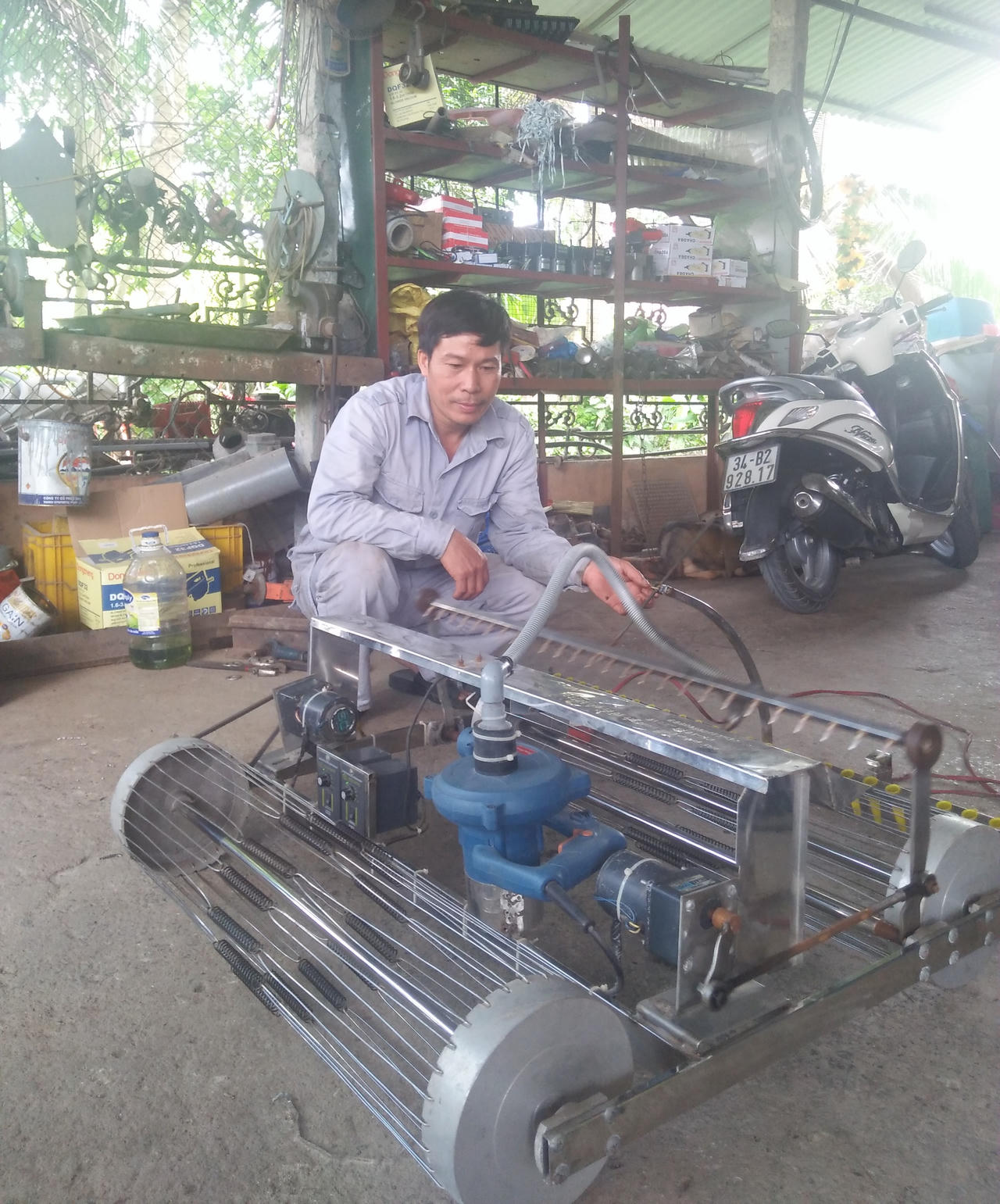 Anh nông dân xuất khẩu robot sang 14 quốc gia