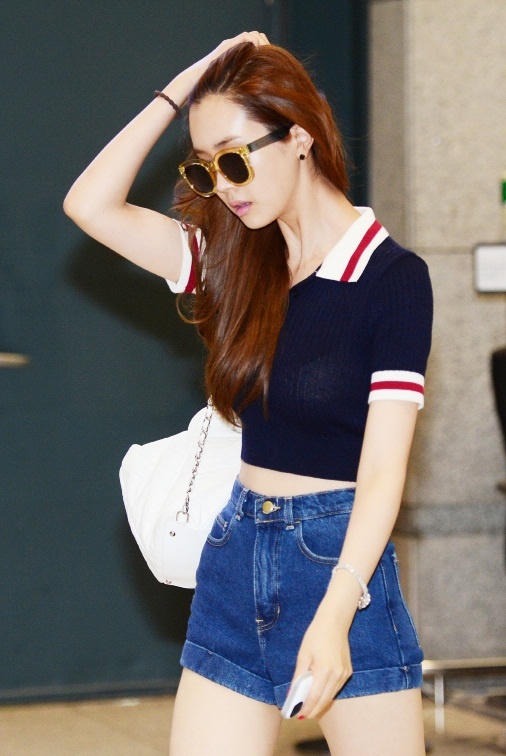 Thời trang sân bay của 'Nữ hoàng dao kéo' Lee Da Hae