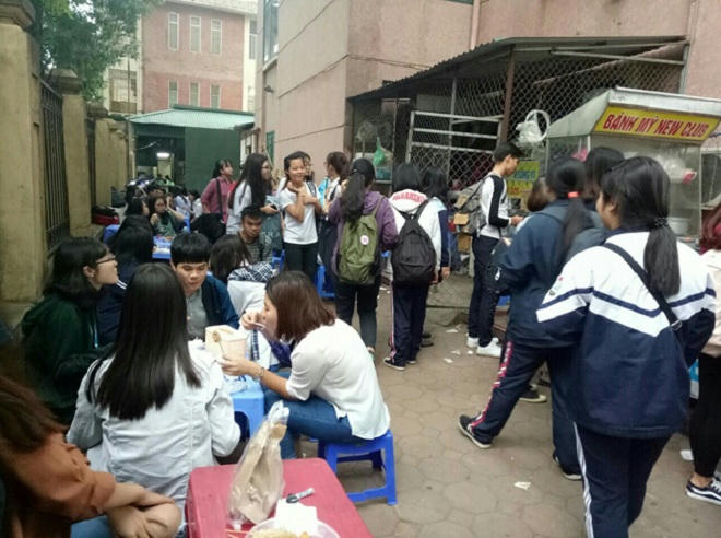 Hiểm họa khôn lường từ 'thiên đường đồ ăn' của học sinh