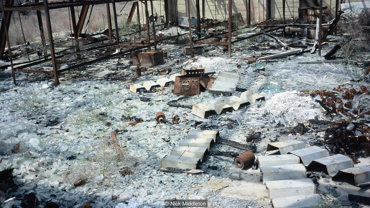 Hé lộ bí mật hòn đảo thử nghiệm khuẩn bệnh chết người