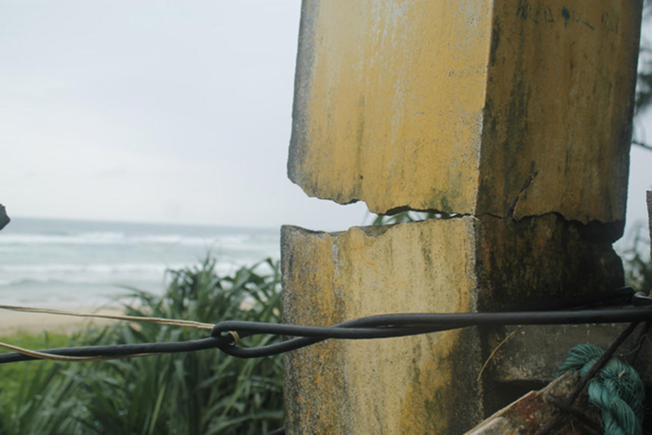 Hàng ngàn người dân nơm nớp sống trên miệng 'tử thần'