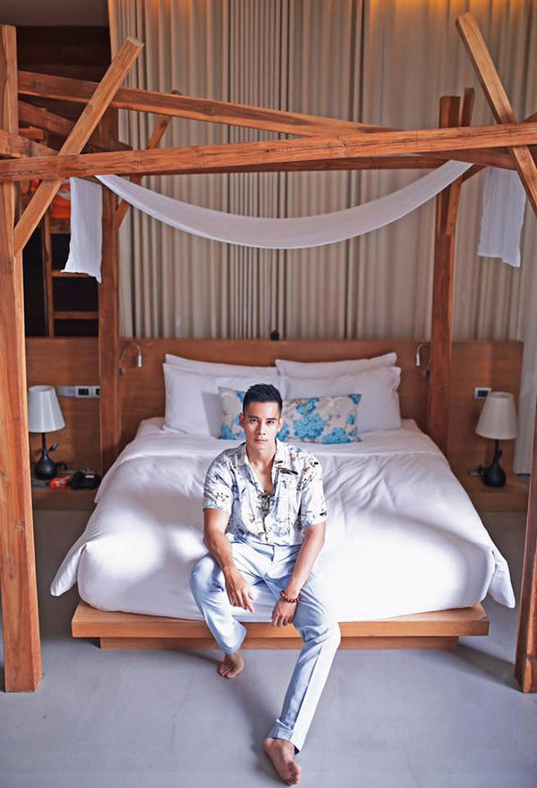 phong-cach-thoi-trang-dong-dieu-cua-ho-vinh-khoa-va-ban-trai-10